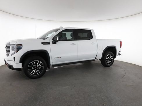 Used 2023 GMC Sierra 1500 AT4 w/ AT4 Premium Package AWD/4WD image 6