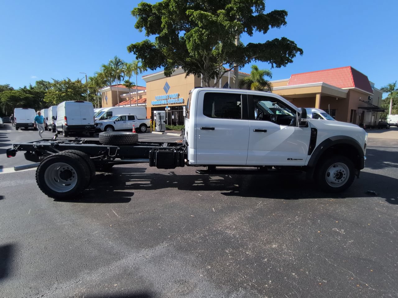 New 2027 Ford F550 4x4 Crew Cab image 3