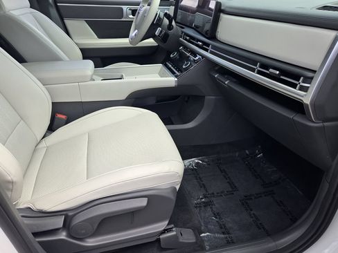 Certified 2025 Hyundai Santa Fe SEL FWD image 16