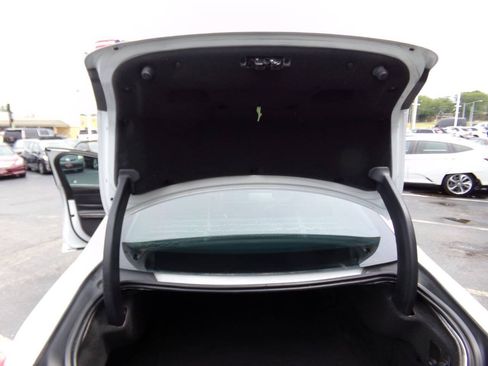 Used 2016 Jaguar XF Premium RWD image 26