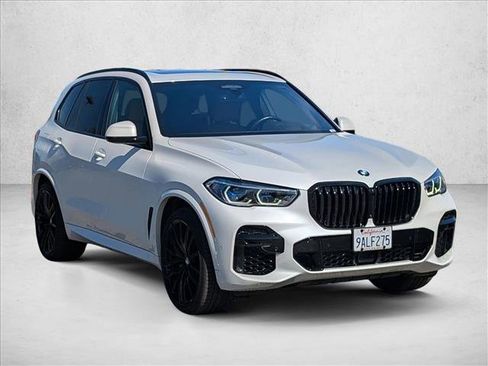 Certified 2022 BMW X5 sDrive40i w/ M Sport Package image 3