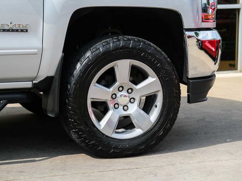 Used 2018 Chevrolet Silverado 1500 LT w/ Texas Edition AWD/4WD image 9
