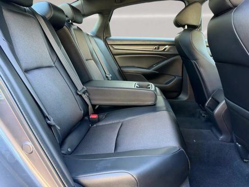 Used 2018 Honda Accord Sport image 21