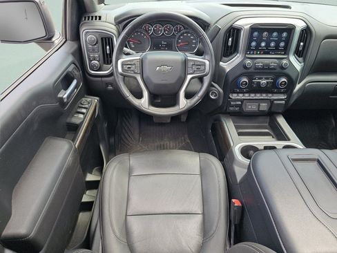 Used 2021 Chevrolet Silverado 1500 LT Trail Boss w/ Convenience Package II AWD/4WD image 4