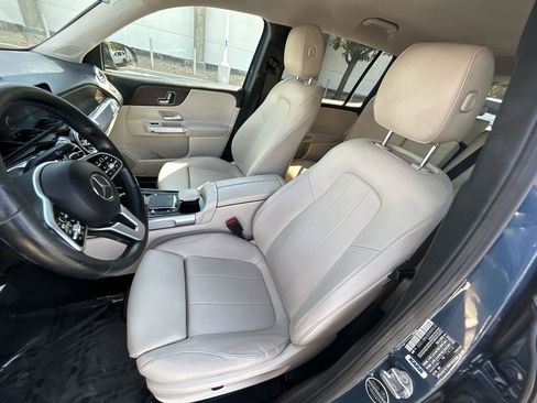 Used 2021 Mercedes-Benz GLB 250 w/ Premium Package image 11