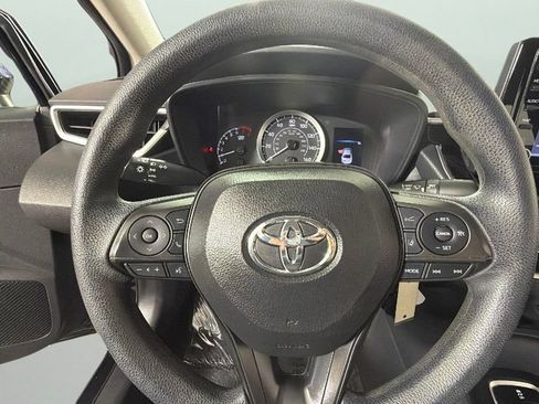 Used 2022 Toyota Corolla LE FWD image 18