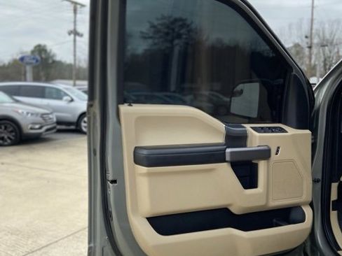 Used 2019 Ford F150 XLT w/ Equipment Group 302A Luxury image 12