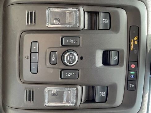 Used 2021 Chevrolet Tahoe Z71 w/ Z71 Signature Package image 26