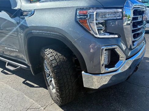 Used 2022 GMC Sierra 1500 SLT w/ X31 Off-Road Package image 2
