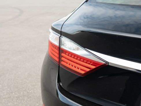 Used 2015 Lexus ES 350 w/ Premium Package image 14