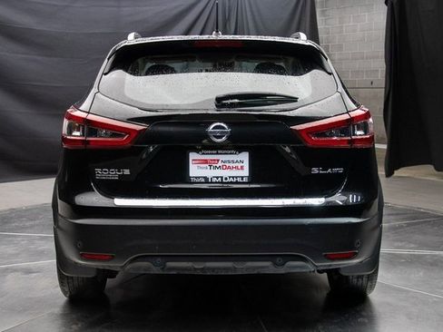 Used 2022 Nissan Rogue Sport SL w/ Premium Package image 11