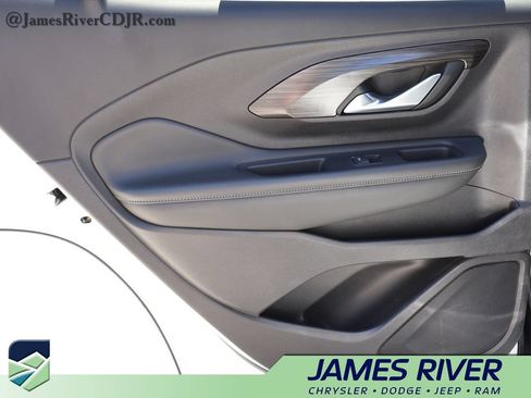Used 2024 GMC Terrain SLE FWD image 15