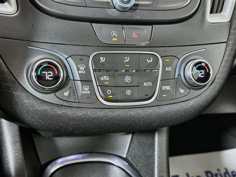 Used 2023 Chevrolet Malibu LT FWD image 15