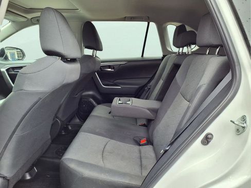 Used 2022 Toyota RAV4 XLE w/ Convenience Package image 17