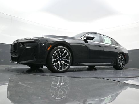 New 2026 BMW 740i xDrive image 33