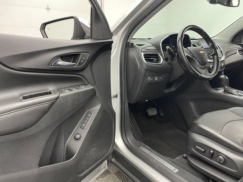 Used 2020 Chevrolet Equinox Premier FWD image 16