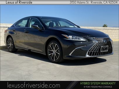 New 2025 Lexus ES 300h w/ Premium Package
