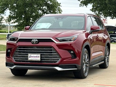 New 2026 Toyota Grand Highlander AWD Hybrid image 3