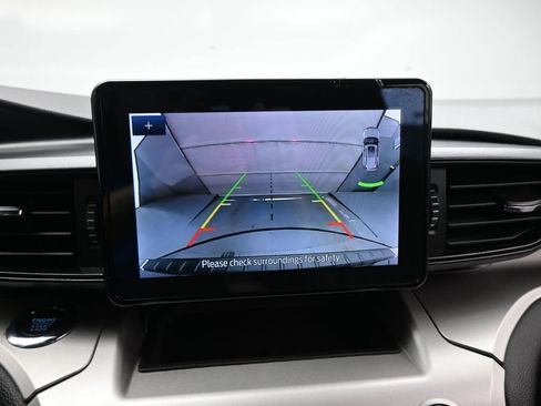 Certified 2022 Ford Explorer XLT w/ Class IV Trailer Tow Package image 16