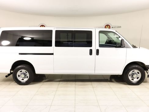 Used 2024 Chevrolet Express 3500 LT w/ LT Preferred Equipment Group RWD image 2