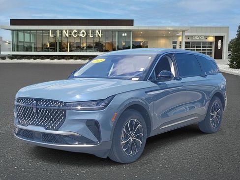 Certified 2025 Lincoln Nautilus Premier AWD/4WD image 2