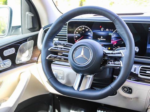 New 2026 Mercedes-Benz GLS 580 4MATIC image 16