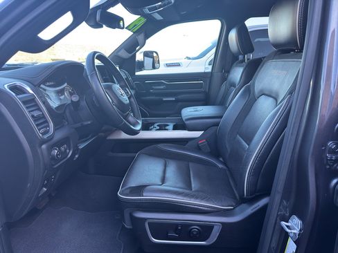 Used 2019 RAM 1500 Laramie AWD/4WD image 17