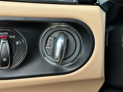 Certified 2026 Porsche Macan AWD/4WD image 27