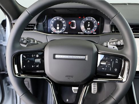 Used 2026 Land Rover Range Rover Evoque Dynamic SE AWD/4WD image 57