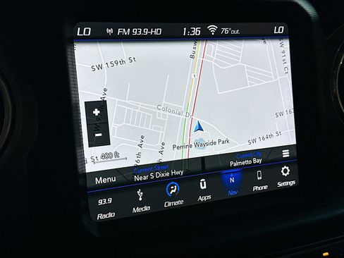 Used 2018 Jeep Wrangler Unlimited Sahara image 13