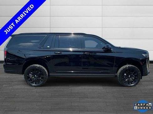 Used 2022 Cadillac Escalade ESV Sport Platinum w/ LPO, ONYX Package AWD/4WD image 2