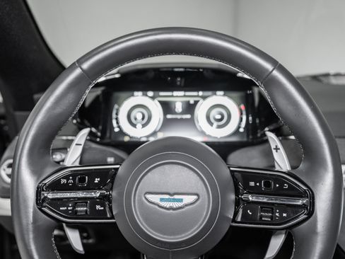 Used 2025 Aston Martin V8 Vantage Coupe RWD image 11