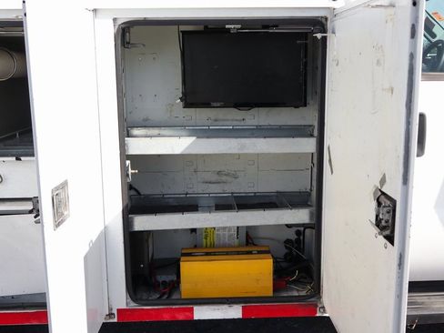 Used 2012 Ford F550 2WD Regular Cab Super Duty w/ PWR Equipment Group image 12