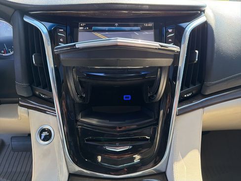 Used 2018 Cadillac Escalade Premium Luxury AWD/4WD image 49