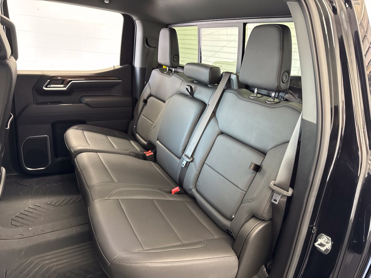 Used 2025 Chevrolet Silverado 1500 RST AWD/4WD image 39