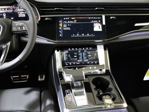 New 2026 Audi SQ7 Prestige image 18