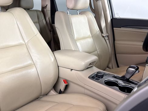 Used 2021 Jeep Grand Cherokee Limited AWD/4WD image 37