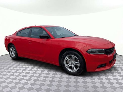 Used 2023 Dodge Charger SXT image 2