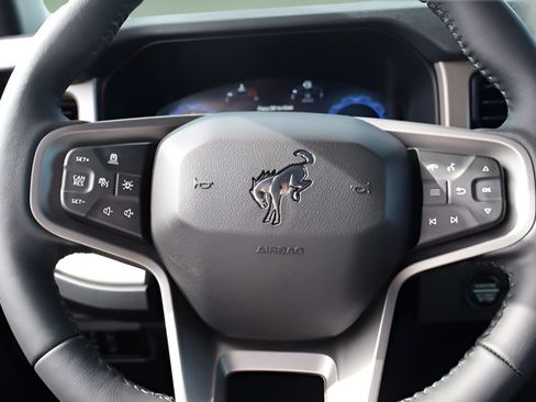 New 2026 Ford Bronco Outer Banks w/ Sasquatch Package AWD/4WD image 15
