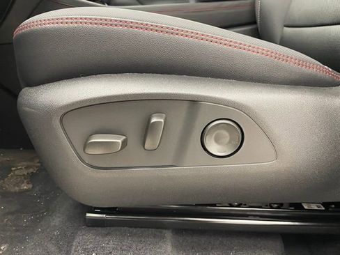 New 2026 Chevrolet Traverse RS w/ LPO, Floor Liner Package image 10