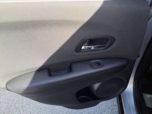 Used 2019 Honda HR-V Sport image 7