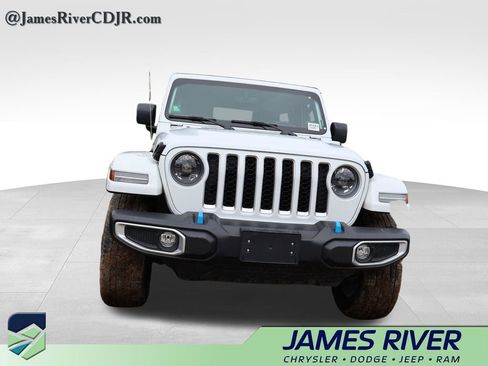 Used 2023 Jeep Wrangler Unlimited Sahara w/ Cold Weather Group AWD/4WD image 6