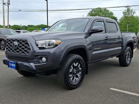 Used 2021 Toyota Tacoma TRD Off-Road w/ Technology Package AWD/4WD image 3