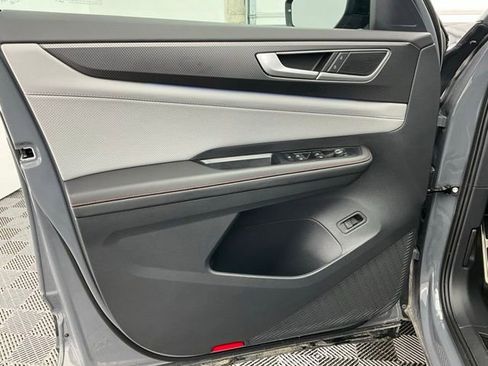 Used 2025 Volkswagen Atlas Peak Edition SE image 14