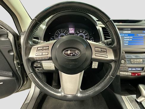Used 2011 Subaru Outback 3.6R Limited image 12