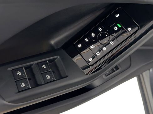 Used 2025 Audi Q6 e-tron Premium w/ Convenience Package image 13