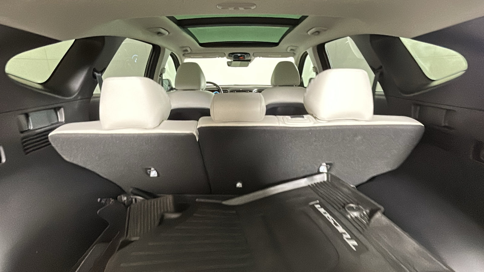 Certified 2022 Hyundai Tucson Limited AWD/4WD image 37