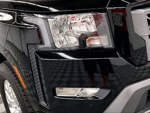 Used 2022 Nissan Frontier SV AWD/4WD image 35