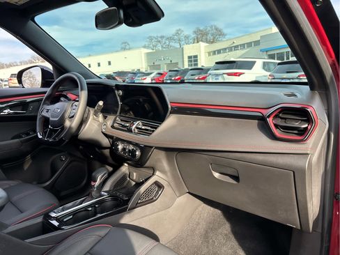 Certified 2024 Chevrolet TrailBlazer RS w/ Convenience Package image 32