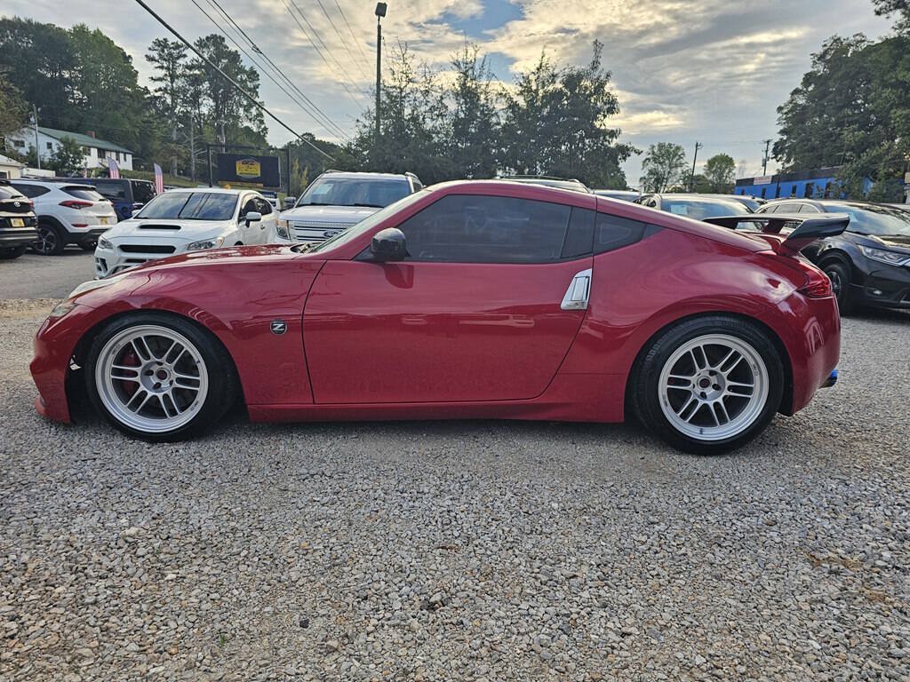 Used 2017 Nissan 370Z Coupe RWD image 2